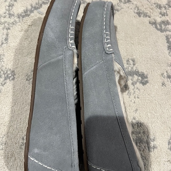 Koolaburra Ugg Slippers - Picture 4 of 5